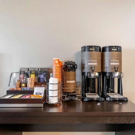 奥拉西医疗中心戴斯酒店 外观 照片